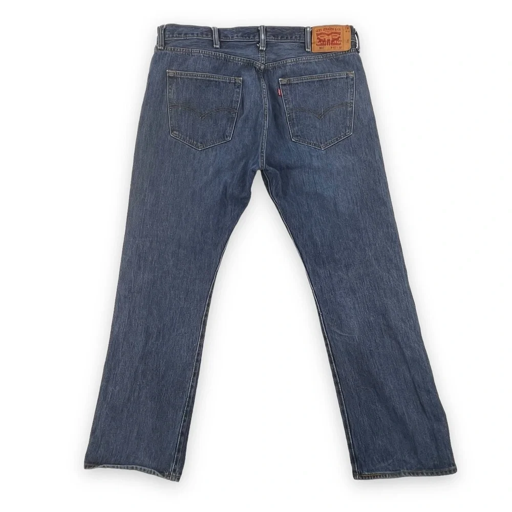 Levi’s 501 Mens Jeans Straight Leg Buttonfly Blue 6 Button size 40 10337